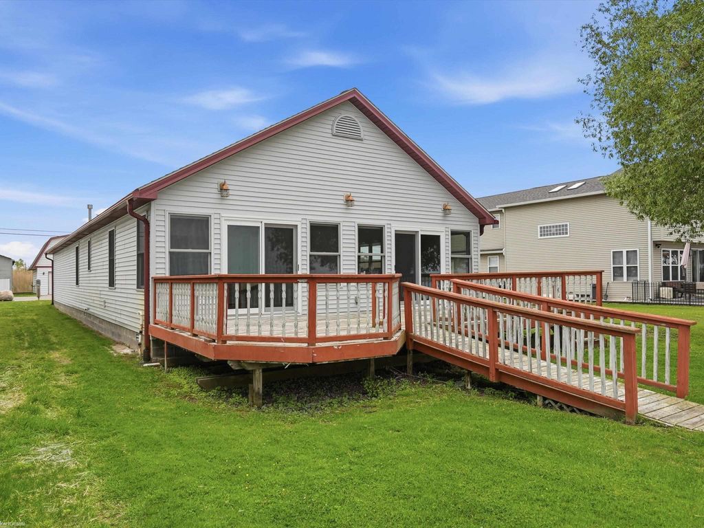 8622 Anchor Bay Drive, Clay Twp, MI 48001