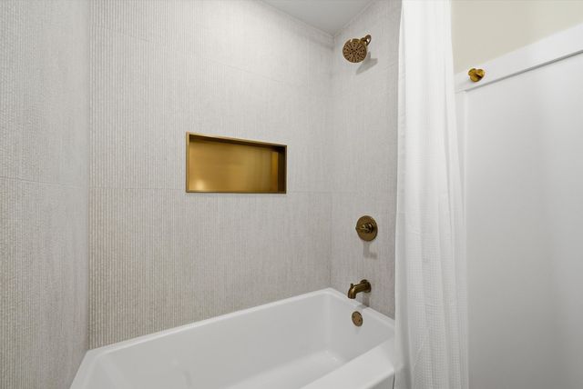 7725 Sawyer Road, Darien, IL 60561