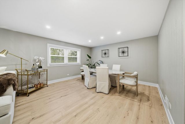 7725 Sawyer Road, Darien, IL 60561