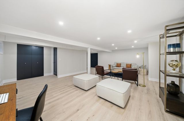 7725 Sawyer Road, Darien, IL 60561