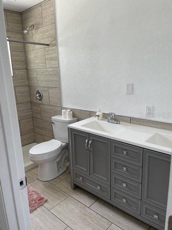 Image 14 of property listing at 4083 30TH AVENUE N, St Petersburg, FL 33713