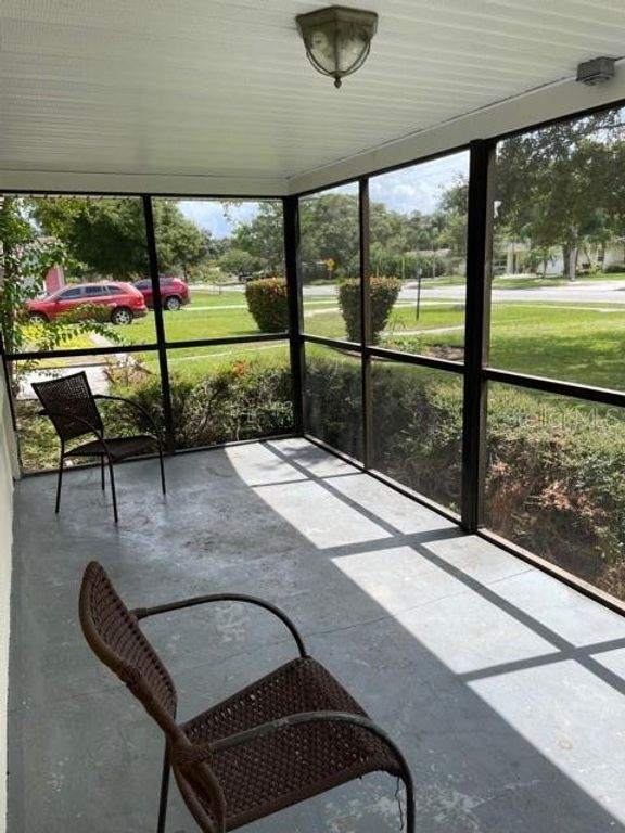 Image 19 of property listing at 4083 30TH AVENUE N, St Petersburg, FL 33713