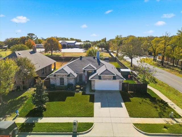 3200 Peakview Drive, Corinth, TX 76210