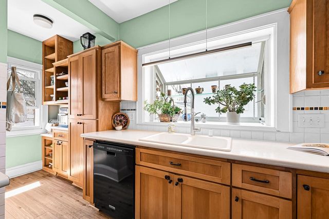 5721 Washington BOULEVARD, Milwaukee, WI 53208