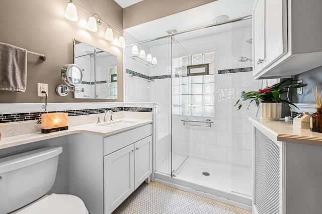 5721 Washington BOULEVARD, Milwaukee, WI 53208