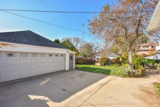 5721 Washington BOULEVARD, Milwaukee, WI 53208