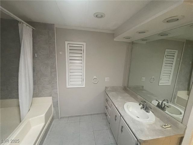 4641 Royal Ridge Boulevard, Las Vegas, NV 89103