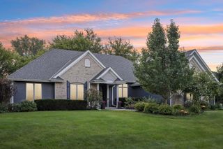 460 E Red Pine Circle, Dousman, WI 53118