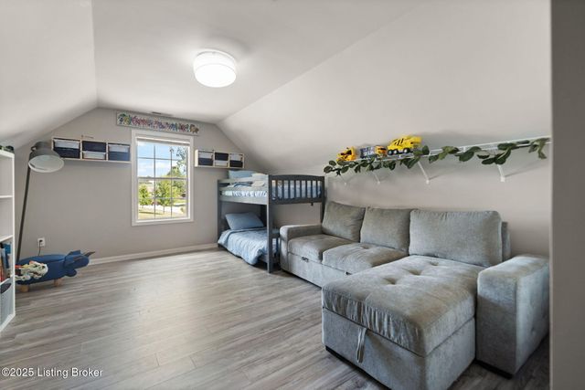 3339 Knob St, Shelbyville, KY 40065