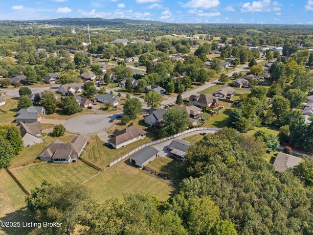 3339 Knob St, Shelbyville, KY 40065