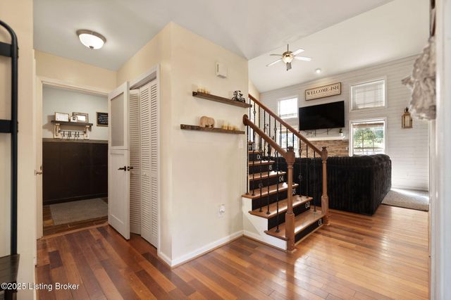 3339 Knob St, Shelbyville, KY 40065