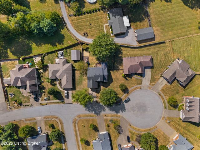 3339 Knob St, Shelbyville, KY 40065