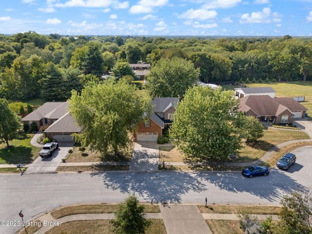 3339 Knob St, Shelbyville, KY 40065