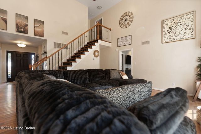 3339 Knob St, Shelbyville, KY 40065