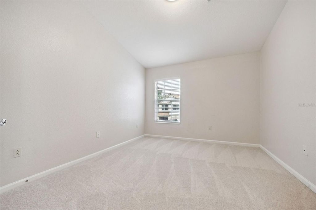 Image 14 of property listing at 7138 SHOWCASE LN, Orlando, FL 32819