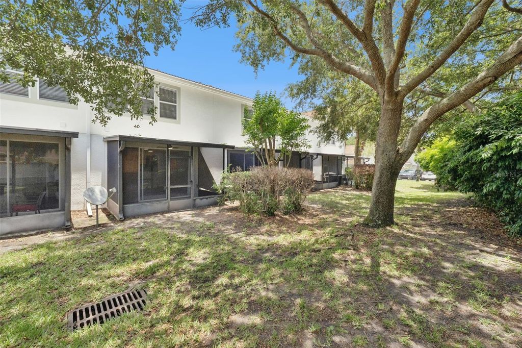Image 4 of property listing at 7138 SHOWCASE LN, Orlando, FL 32819