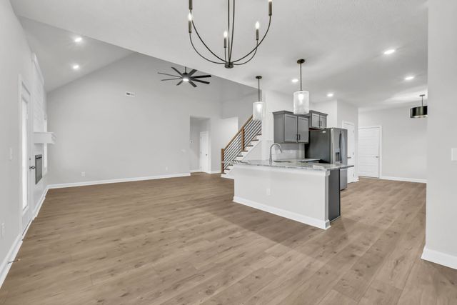 994 Alton Dr, Clarksville, TN 37043