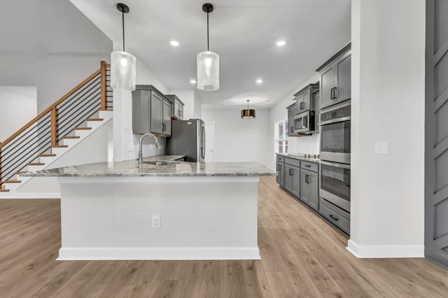 994 Alton Dr, Clarksville, TN 37043