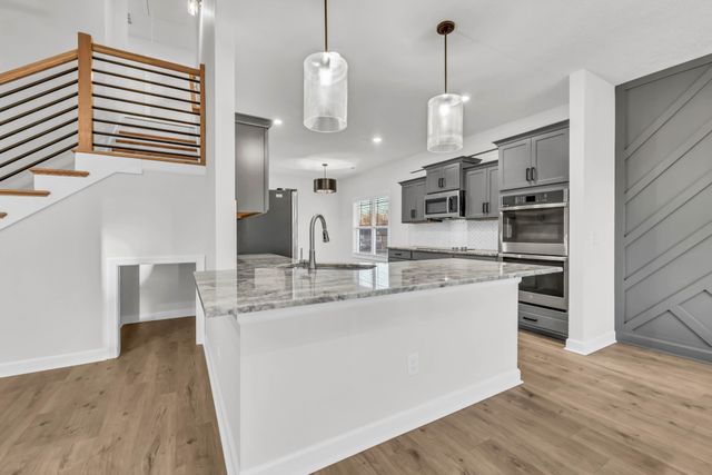 994 Alton Dr, Clarksville, TN 37043
