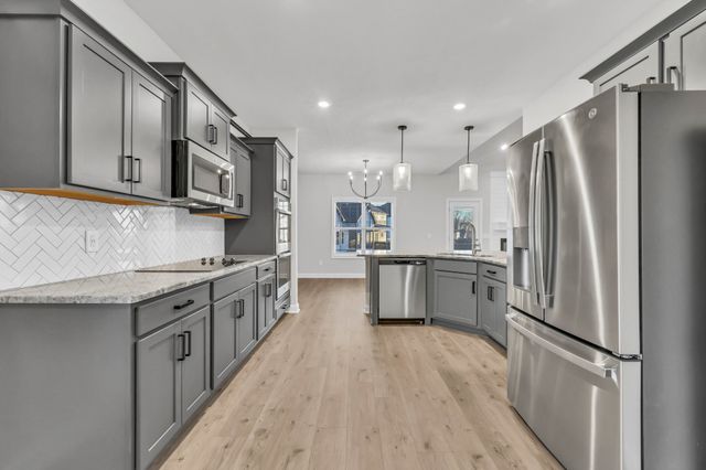 994 Alton Dr, Clarksville, TN 37043