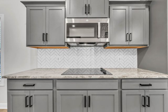 994 Alton Dr, Clarksville, TN 37043