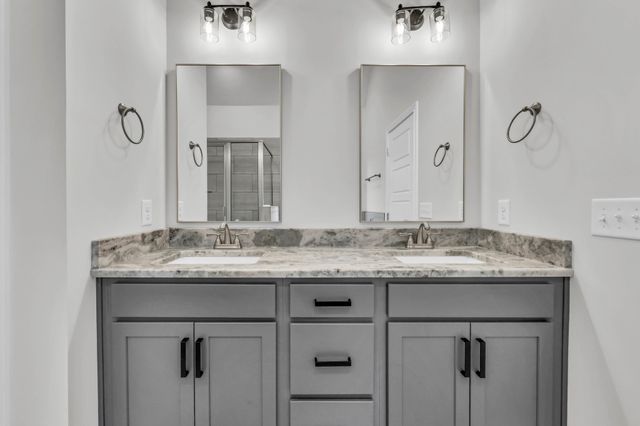 994 Alton Dr, Clarksville, TN 37043
