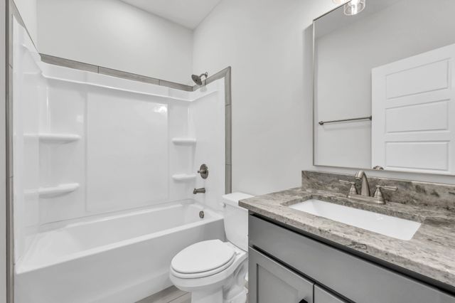 994 Alton Dr, Clarksville, TN 37043
