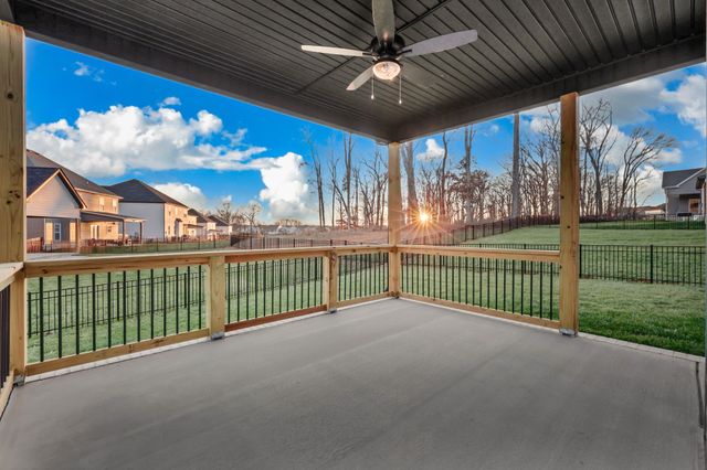 994 Alton Dr, Clarksville, TN 37043