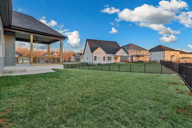 994 Alton Dr, Clarksville, TN 37043