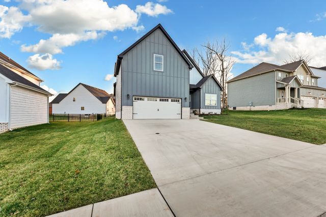 994 Alton Dr, Clarksville, TN 37043