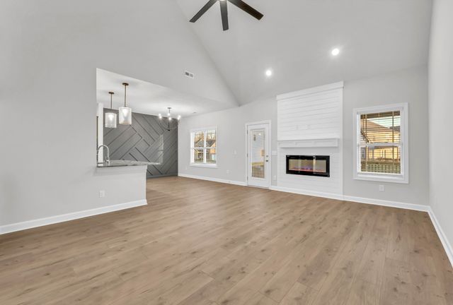 994 Alton Dr, Clarksville, TN 37043