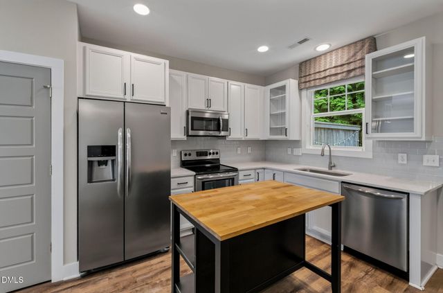 2800 Bedford Green Drive, Raleigh, NC 27604