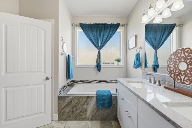 4304 S Dennis Ct, Kennewick, WA 99337