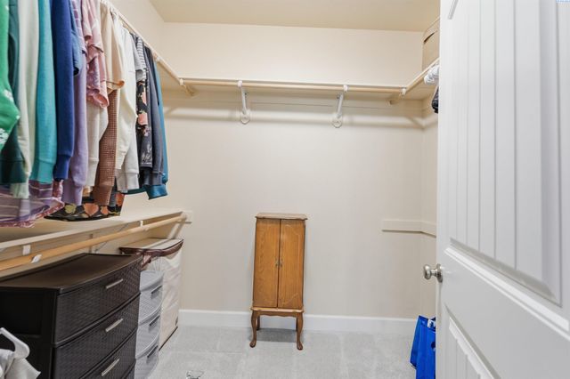 4304 S Dennis Ct, Kennewick, WA 99337