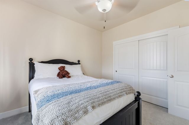 4304 S Dennis Ct, Kennewick, WA 99337