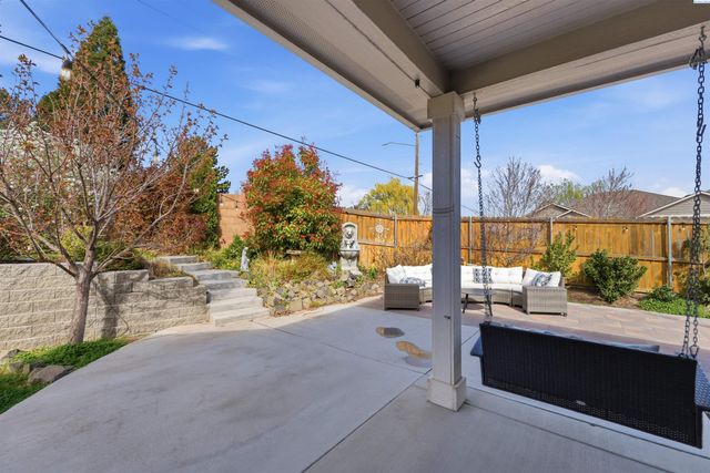 4304 S Dennis Ct, Kennewick, WA 99337