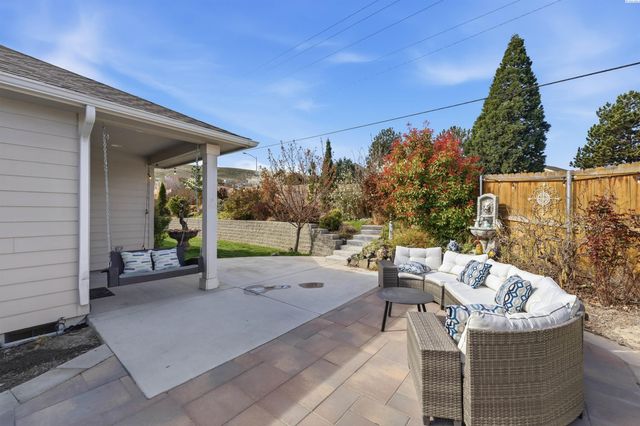 4304 S Dennis Ct, Kennewick, WA 99337