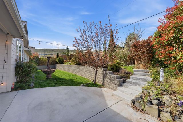 4304 S Dennis Ct, Kennewick, WA 99337