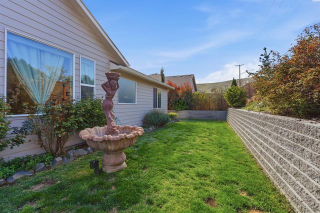 4304 S Dennis Ct, Kennewick, WA 99337