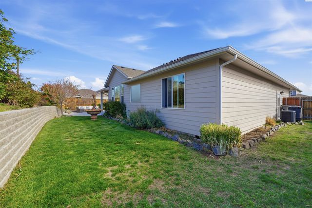 4304 S Dennis Ct, Kennewick, WA 99337