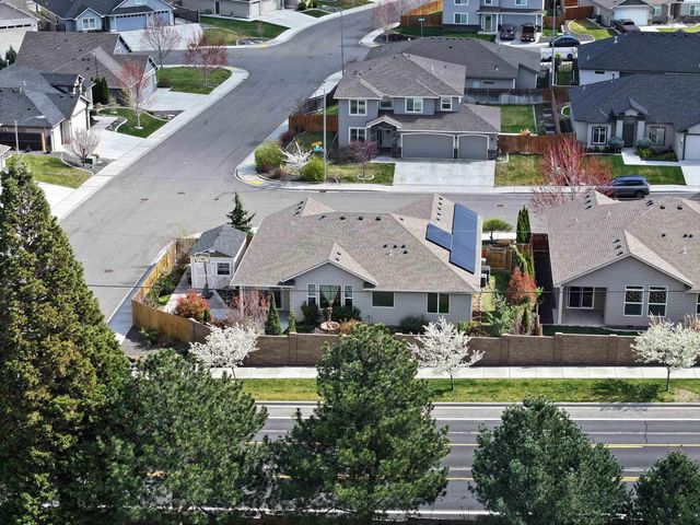 4304 S Dennis Ct, Kennewick, WA 99337