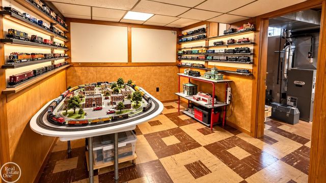 25129 Wagner Avenue, Warren, MI 48089