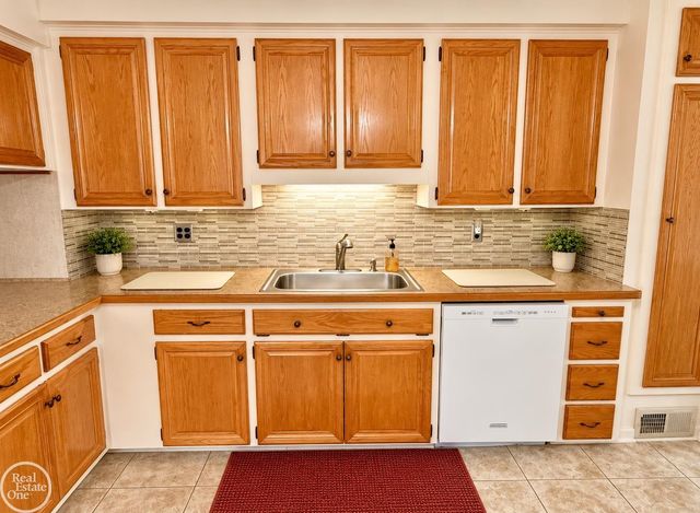 25129 Wagner Avenue, Warren, MI 48089