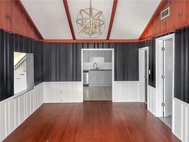 10800 Lakeview Road, Raytown, MO 64133