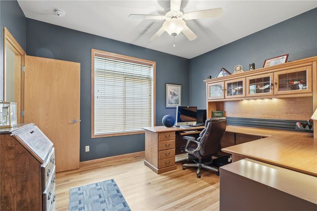 1722 Meiers Ct NW, Cedar Rapids, IA 52405