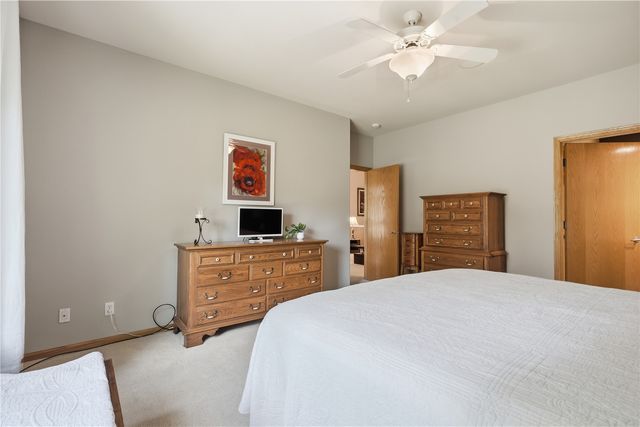 1722 Meiers Ct NW, Cedar Rapids, IA 52405