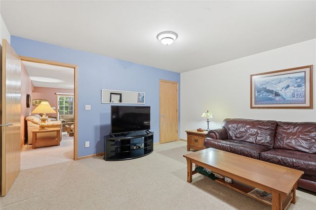 1722 Meiers Ct NW, Cedar Rapids, IA 52405