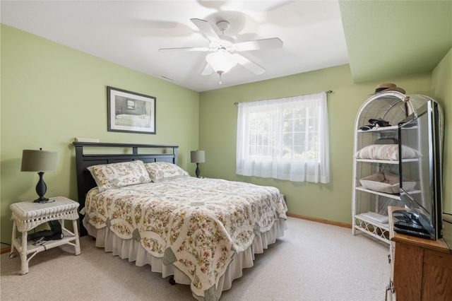 1722 Meiers Ct NW, Cedar Rapids, IA 52405