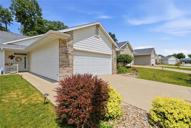 1722 Meiers Ct NW, Cedar Rapids, IA 52405