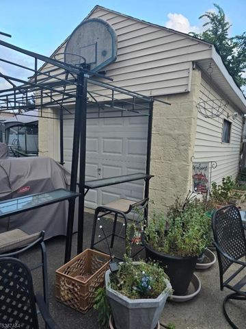 334 Spencer St, Elizabeth City, NJ 07202